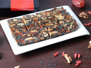 16、自制阿胶糕,成品图