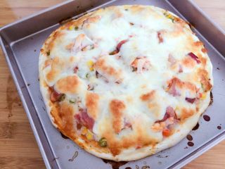 16、培根卷大虾披萨,出炉