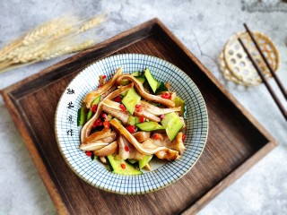 16、黄瓜拌猪耳,黄瓜拌猪耳完成～敏茹意原创作品