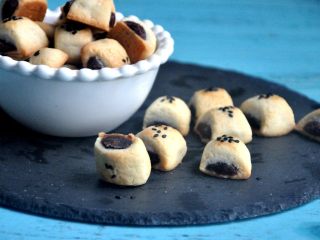 15、豆沙一口酥,酥香可口。