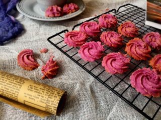 18、紫薯曲奇,成品图;