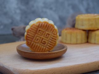 22、奶黄月饼,成品图