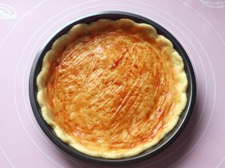 4、披萨,先刷上披萨酱