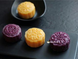 13、红薯/紫薯糯米糕,取出来，放盘子上，是不是看起来高大上啊？