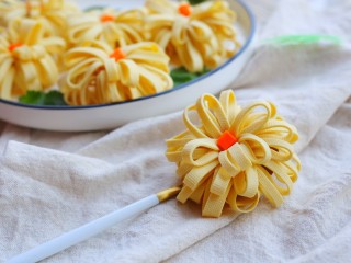 19、凉拌豆皮版花开富贵,颜值爆表。