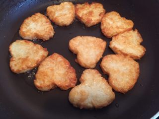 14、藕饼,煎至金黄