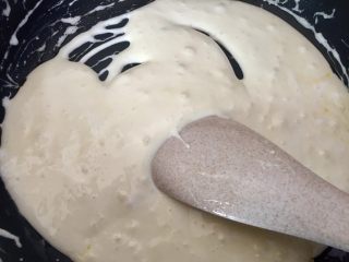 8、雪花酥,搅拌至融化（小火）