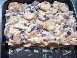 11、雪花酥,铲岀来放在烤盘中定型