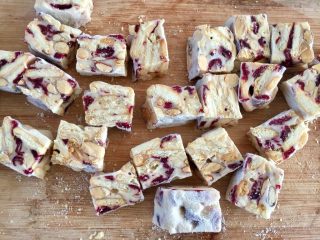 13、雪花酥,冷却后取出切块