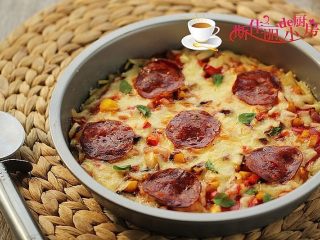 12、火腿杂蔬红薯披萨,端上桌了。