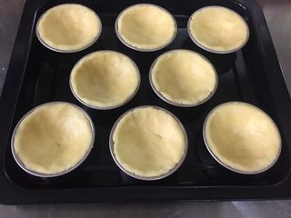 14、曲奇蛋挞,所有的挞皮都操作好