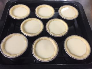 16、曲奇蛋挞, 送入预热好的烤箱