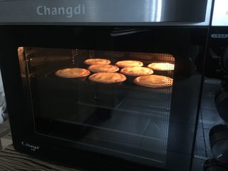 17、曲奇蛋挞,190度烤制20分钟