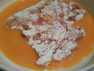 8、脆皮鸡饭,沾一层鸡蛋液