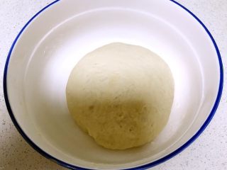 9、红肠披萨,面饧发好了