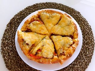 22、红肠披萨,鲜香软糯，芝士浓郁的披萨好吃到没朋友呢！