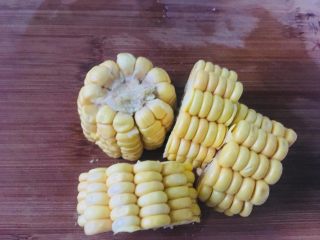 3、土豆泥三明治,玉米切小段，我只用了其中一根