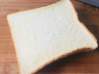 12、土豆泥三明治,再取一片面包片，盖在上面