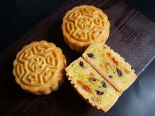 23、椰蓉枸杞月饼,成品