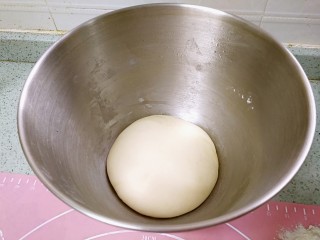 4、榴莲披萨,发至1倍大。