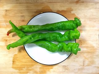 5、超满足便当（2）,青椒洗净