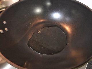 12、超满足便当（2）,锅热 加少许油