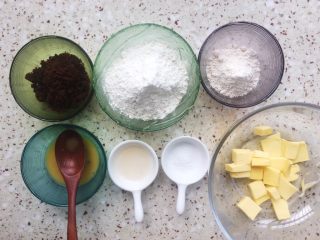 1、红糖饼干,准备所需食材；