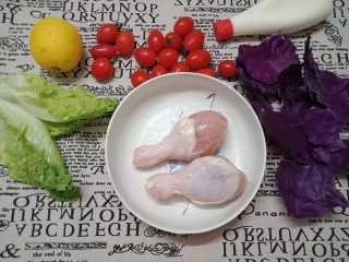 1、夏日减脂～鸡肉沙拉,准备好所有的材料