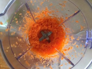 5、福禄（葫芦）土豆泥,打碎就好 不要打成泥 然后装入大容器备用