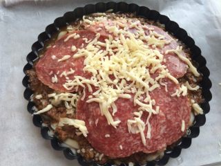 15、千层刀削面,如图最上面一层加熏肉撒马苏里拉