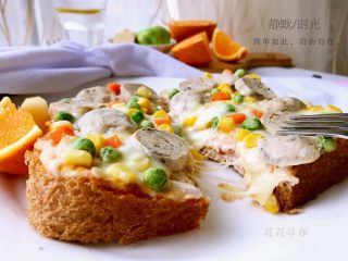 11、牛肉丸吐司披萨,拉丝哦