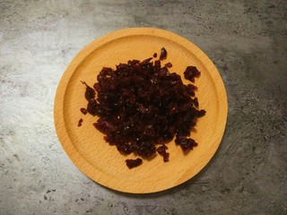2、家有烤箱～蔓越莓小小酥,准备蔓越莓30克