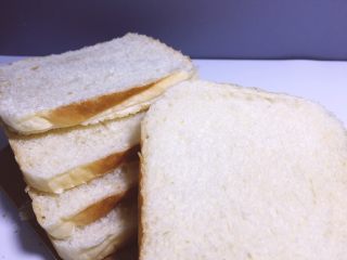 17、牛奶吐司,切片看看内部组织,很棒