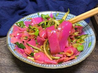 15、火龙果水果凉皮,超好吃，你们也来尝尝吧！