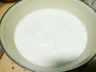 4、肠粉,混合均匀成粉浆