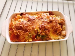 13、鲜虾芝士焗饭,烤箱200度预热，烤15～20分钟左右即可。