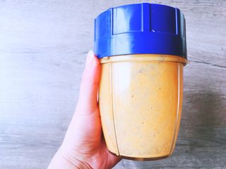 11、清甜解腻养脾胃的南瓜浓汤,然后放入料理机搅碎