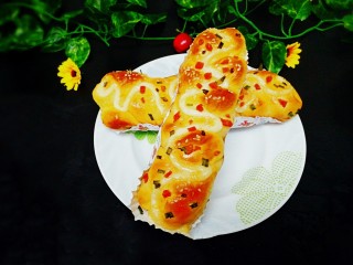 20、香葱火腿沙拉面包,成品图