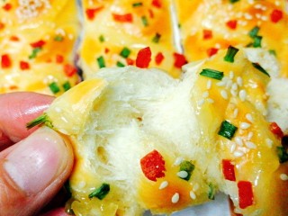 21、香葱火腿沙拉面包,看组织非常柔软