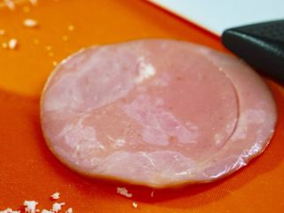 1、早餐篇:低脂低油国货披萨,火腿片切碎