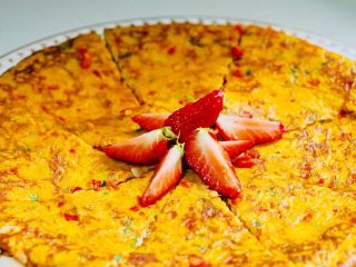 10、早餐篇:低脂低油国货披萨,放入自己喜欢的水果点缀即可，也可以不放