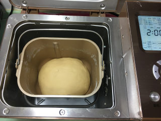 4、红糖花朵馒头,30分钟的面团发酵完毕。