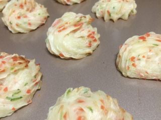 14、香烤火腿土豆泥,烤箱180度烤10分钟，200度烤5分钟，烤箱温度根据自家烤箱温度调节，