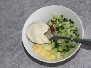 11、鸡蛋沙拉三明治,加一勺沙拉酱