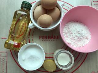 1、数字蛋糕,做蛋糕我们要先把所有的材料都准备好，以防手忙脚乱