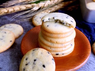 15、黑芝麻薄饼干,成品