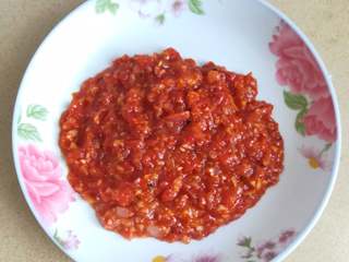 13、海鲜披萨10寸,稍微收汁后出锅，放置一旁冷却备用