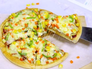 25、培根口蘑田园披萨,成品图。