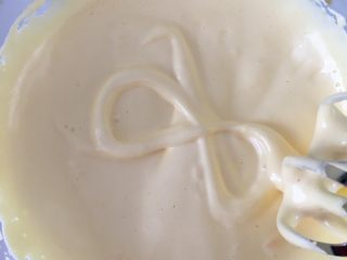 6、蛋黄小饼干,打至划8字不轻易消失就是打好了