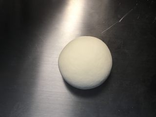 5、一天家双色凉皮➕肉夹馍????,揉成光滑面团
